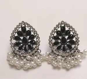 BEAUTIFUL LADIES EARRINGS - Picture 1 of 3