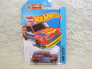 2013 Hot Wheels '67 Austin Mini Van NIP - Picture 1 of 3
