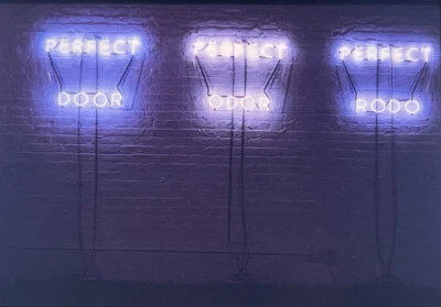 Bruce Nauman “Porta Perfeita” Arte Moderna Americana 35mm Slide - Imagem 1 de 3