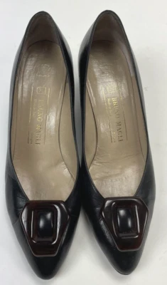 Zapatos de salón de cuero negro vintage Bruno Magli 8B con detalles de hebilla Foto 1 de 4