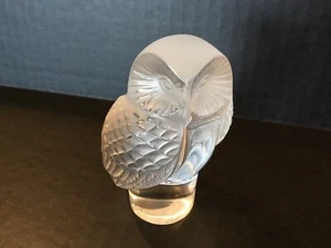 "Estatuilla de búho esmerilado vintage de cristal Lalique de 4"" pisapapeles firmada Francia en muy buena condición! - Imagen 1 de 8