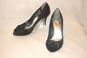 MONET Open Toe Shoes Heels Elegant Black Silky Satin Classic Sz 10 M *XLNT++++ - Picture 1 of 6
