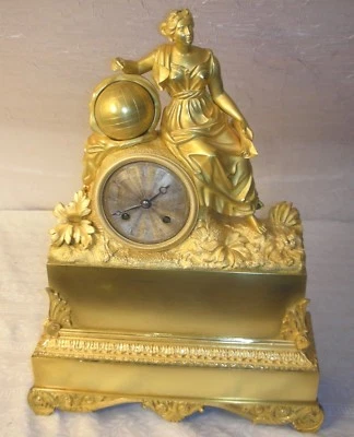 Empire Pendule Uhr Göttin der Geographie Bronze vergoldet Frankr. 1820 Kaminuhr  - Bild 1 von 4
