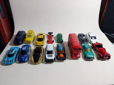 Lotto 15 Modellino Auto 1/64 Circa Giocati Come Da Foto Tipo Burago Hotwheels  - Immagine 1 di 4