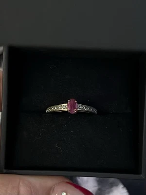 Anillo de diamantes rubí corte ovalado de 2 quilates de oro amarillo de 14 quilates, creado en laboratorio, 2 g Foto 1 de 4