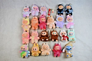 Pop Mart Labubu portachiavi peluche Sicret Macaron Coca Cola Arcobaleno Stitch a - Foto 1 di 67