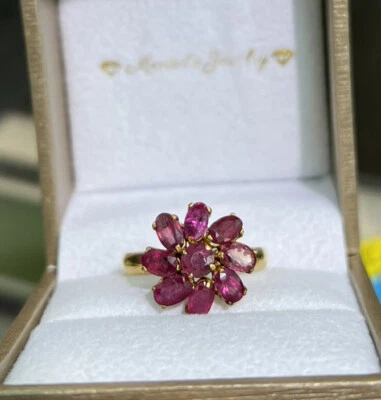 14k Solid Yellow Gold Flower Cluster Ring, Natural Ruby .Sz 7.25, 3.50 Grams - Image 1 of 4