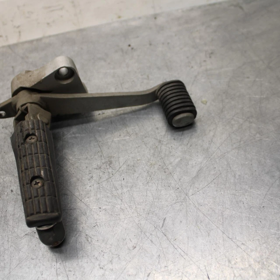 89-90 YAMAHA FZR600 JUEGO TRASERO DERECHO PEDAL CLAVIJA CONDUCTOR BB76 Foto 1 de 4