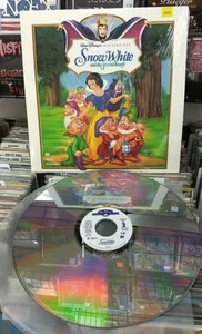 Walt Disney's -  Snow White & The Seven Dwarfs Laserdisc NTSC  FREE SHIPPING - Picture 1 of 2