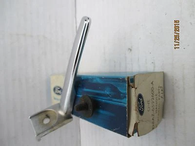 Manija interior puerta delantera Ford NOS D4AZ-6522600-A 1974 1975 LTD Galaxie Landau Foto 1 de 3