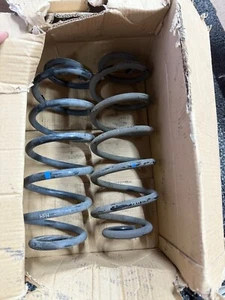 Vw golf mk6 gtd rear coilsprings - Picture 1 of 1