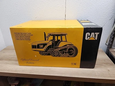 Caterpillar CHALLENGER 55 Track Tractor 1:16 Official Launch edition #1061 - Image 1 of 4