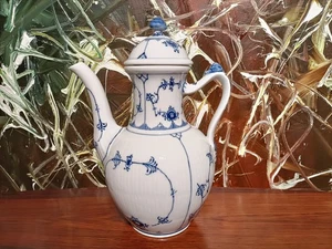 ROYAL COPENHAGEN Denmark MUSSELMALET - edle Kaffeekanne 24,5cm - 1/48 - Picture 1 of 8