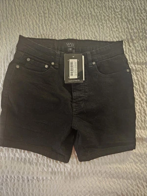 Новый с Ярлыками!! Мужские женские черные джинсовые шорты Boohoo размер 30 на пуговицах - Изображение 1 из 4