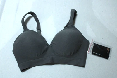 Sujetador moldeador cómodo Underoutfit con correa cómoda - Colores y tamaños surtidos Foto 1 de 4