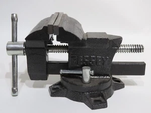 Bessey 4½” Bench Vise with Swivel Base Excellent Condition - Picture 1 of 5