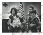 1983 Press Photo The Leon Family From Ecuador Takes Citizenship Oath In Houston
