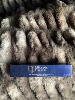 Cle de Peau Beaute, delineador de ojos, lápiz (nuevo en caja) tono (1) Foto 1 de 3