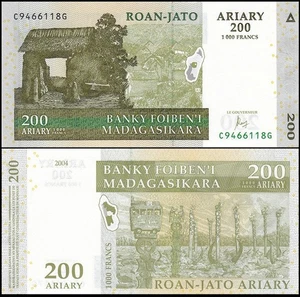 MADAGASCAR 200 ARIARY 2004 UNC C-G, MONUMENTOS DE MADERA ALOALOALO, ENTRADA AL PUEBLO - Imagen 1 de 1