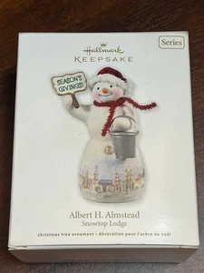 Hallmark Keepsake Albert H Almstead Snowtop Lodge 2012 adorno de Navidad  - Imagen 1 de 2