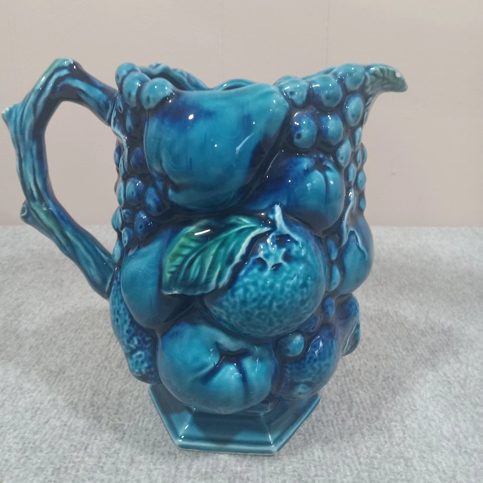 Кувшин на ножках Inarco синий/зеленый 6 дюймов E-2429 виноград, груши, персики, яблоки - Изображение 1 из 4