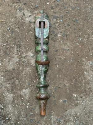 Suporte de vela antigo de madeira para parede de 1800 - Imagem 1 de 4