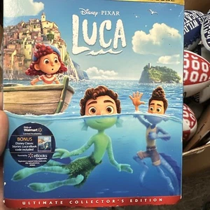 Disney Pixar LUCA (4K UHD Blu-ray + Blu-ray + Digital Code) Slipcover SEALED - Picture 1 of 2