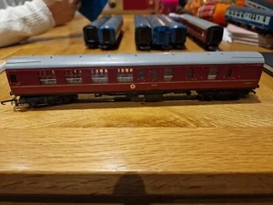 Tri Ang Crimson Coaches X 2 - Picture 1 of 2