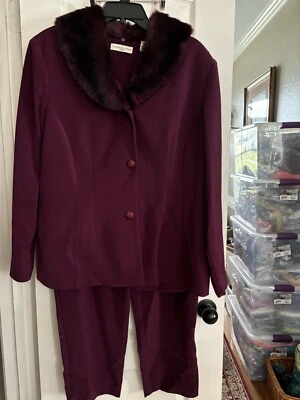 Traje Pantalones Amanda Smith Púrpura Con Blazer, Cuello Extraíble Imitación Piel Talla 18 Foto 1 de 4