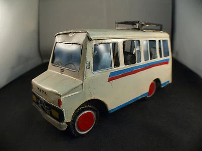 Bus Mercedes en tôle de récupération 23 cm  - Photo 1/4