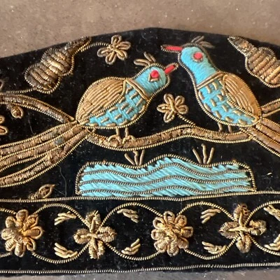 Винтажный пояс Zardozi Zari из золотистого металлического вышитого бархатного стекла с бисером размер 31 дюйм - Изображение 1 из 4