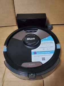 Shark AI Ultra Robot Vacuum and Mop with Matrix Clean Navigation RV2620WD/#V311 - Picture 1 of 3