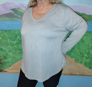 Jennifer Lauren Übergröße 3X Langarmshirt hellgrau V-Ausschnitt - Bild 1 von 3