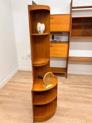 Mueble esquinero mediados de siglo Foto 1 de 4