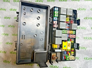 08-11 Dodge Caravan Routan T&C TIPM Integrated Fuse Box Relay 04692299AG - Foto 1 di 1