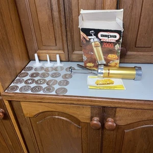 Italian Ampia 2000 Biscuit Maker Cookie Press Vintage 1 Nozzle Missing See Pic’s - Picture 1 of 11