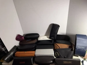 Lote Mixto de 19 Estuches para Gafas de Sol Duras/Suaves de Diseñador y Sin Marca - Imagen 1 de 20