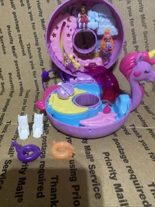 Polly Pocket Sparkle Cove Abenteuer Einhorn Floatie kompaktes Spielset - Bild 1 von 3