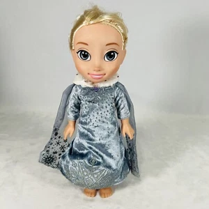 Disney Frozen Elsa bambola interattiva 14" vestito invernale blu con mantello Jakks Pacific - Foto 1 di 13