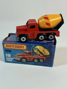 MATCHBOX SUPERFAST NR. 19 ZEMENT LKW ROTE KAROSSERIE ZITRONENGELBES FASS 1976 OLDTIMER - Bild 1 von 12