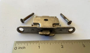 Vintage Singer 15 Sewing Machine Part(1950) Bentwood Case Front Latch (no Key) - Picture 1 of 2