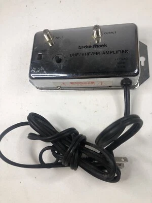 Vintage Radio Shack 20dB Signal Amplifier UHF VHF FM 15-1113B 117 VAC 60Hz 3.6W - Image 1 of 3