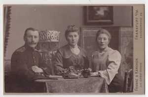 AN OFFICER AND TWO PRETTY LADIES : FRANKFURT, PRUSSIA : CABINET CARD - Picture 1 of 3