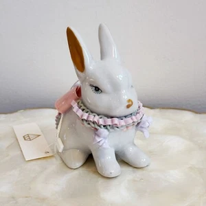 Vintage weiß Porzellan Hase Osterhase rosa Rüschenband Figur 4 5/8" - Bild 1 von 10