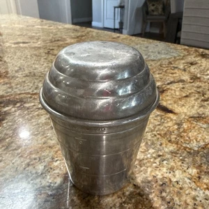 Vintage Mirro M-2623 misurino alluminio bevanda salsa 1 tazza shaker con coperchio - Foto 1 di 8