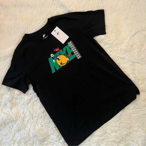 Nike Kinder T-Shirt schwarz mit grüner und gelber Grafik Größe XLarge - Bild 1 von 3