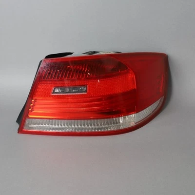 Luz trasera derecha BMW 328i 335i M3 2007-2010 cupé 63217174404 OEM usada Foto 1 de 4