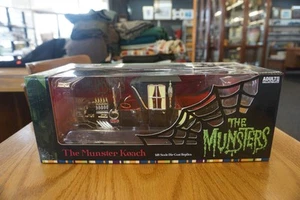 1/18 Silver Screen Machine The Munsters Koach Car (13819) New Open Box - Picture 1 of 7