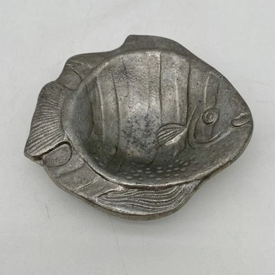 WILTON Vintage Pez PLATO CUENCO ALUMINIO FUNDIDO COLECCIONABLE ANILLO MONEDA SOPORTE Foto 1 de 4