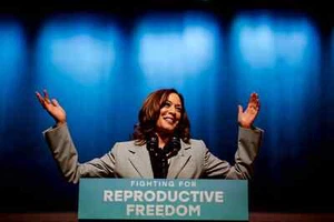 Foto brillante Kamala Harris 49º VICEPRESIDENTE DE LOS ESTADOS UNIDOS 4X6 - Imagen 1 de 1